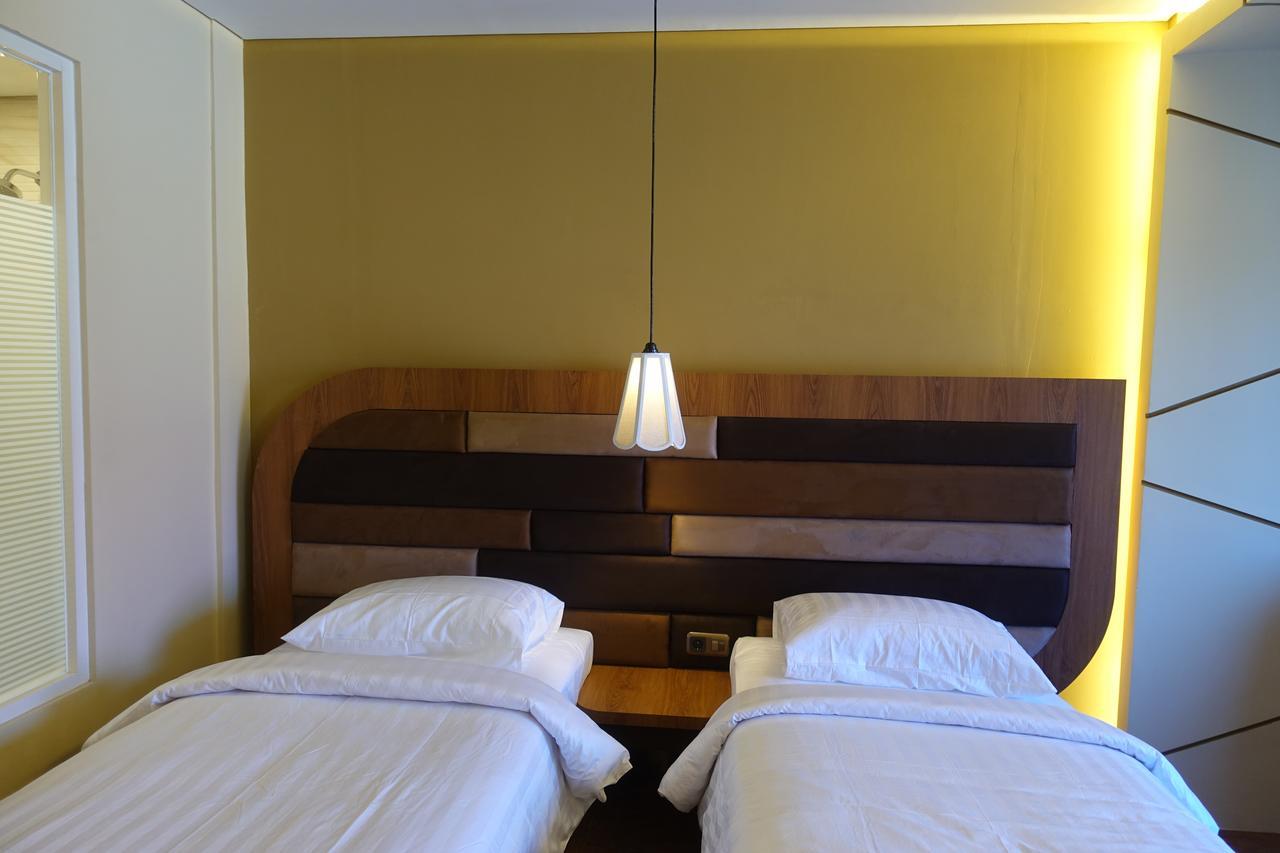 M Hotel Kupang Kupang  Ngoại thất bức ảnh