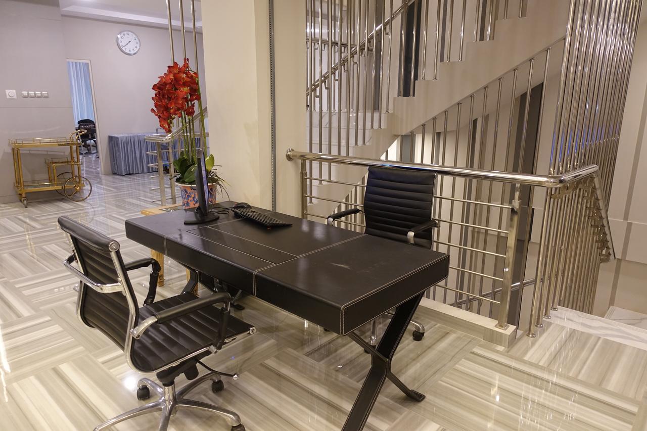 M Hotel Kupang Kupang  Ngoại thất bức ảnh
