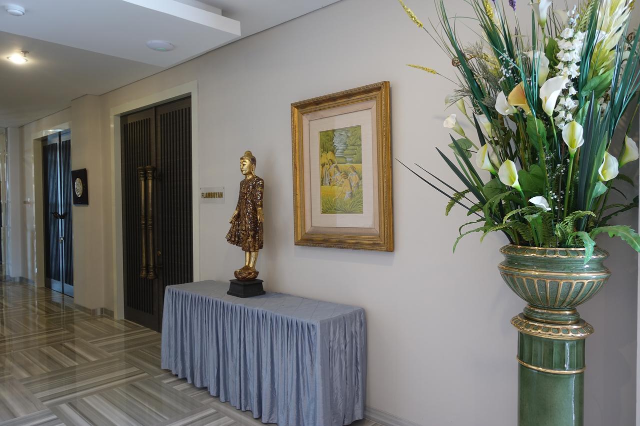 M Hotel Kupang Kupang  Ngoại thất bức ảnh